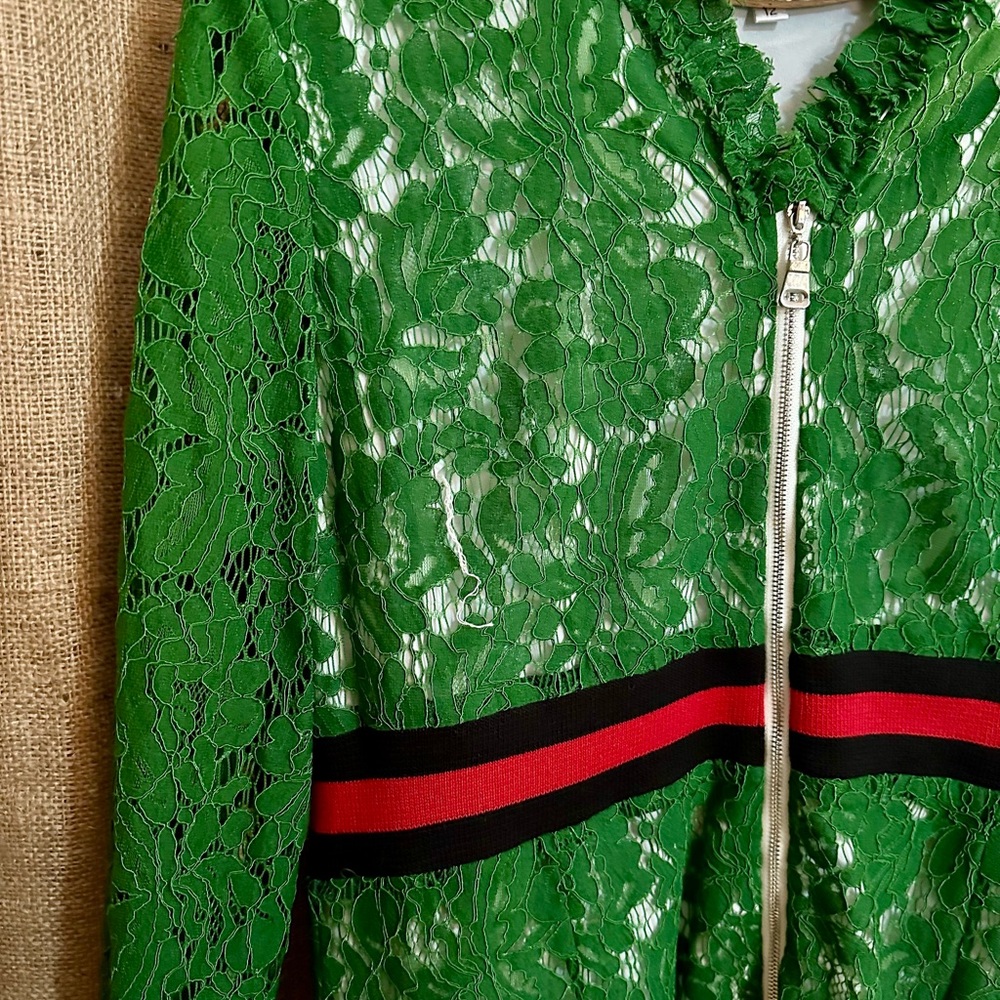 Beautiful Kelly green 💚 lace dress with navy and red ribbed band/zips in front! - Picture 7 of 8